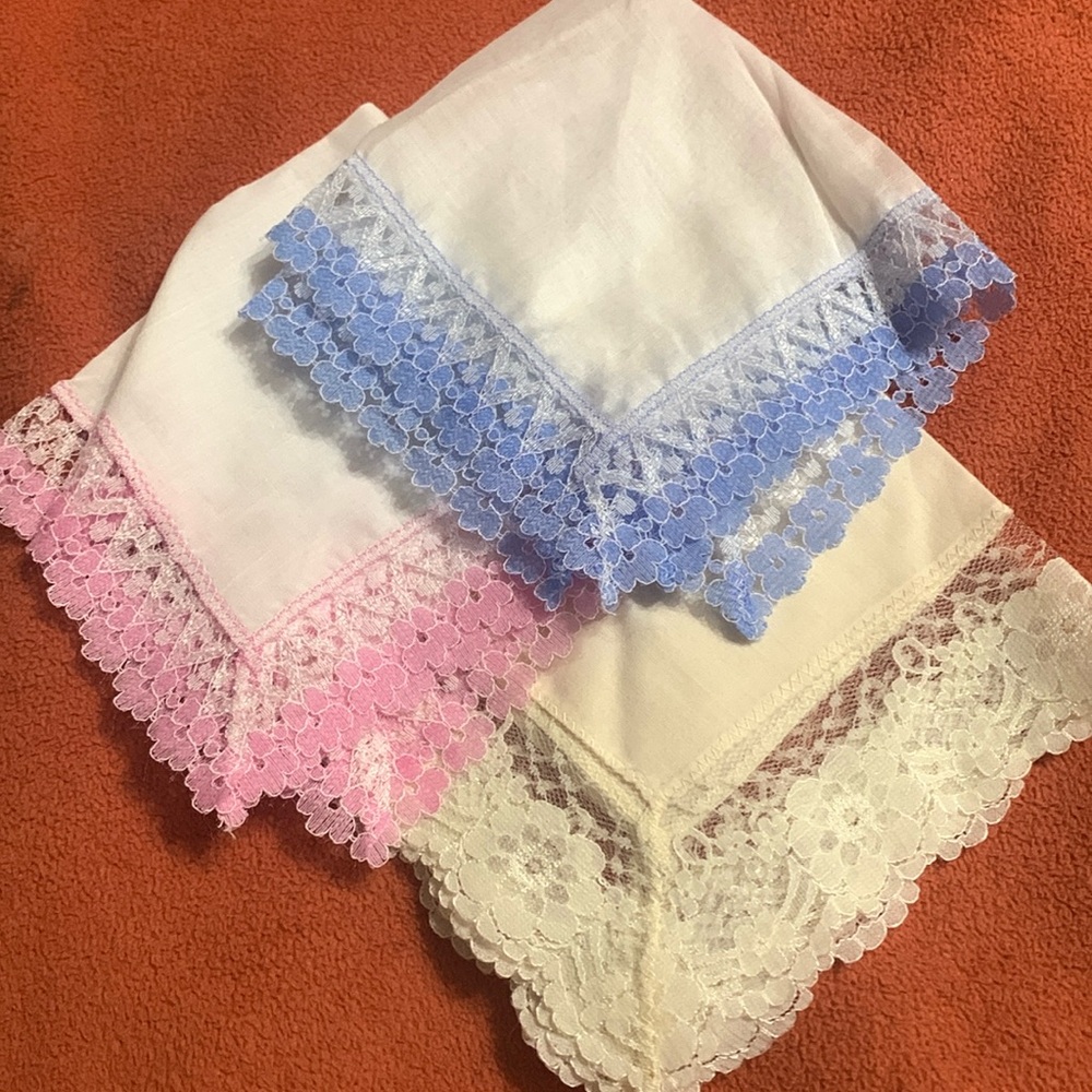 3 Vintage Lace Ladies Handkerchiefs